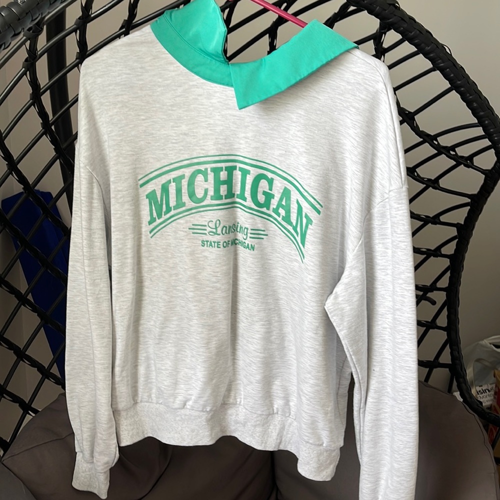Sweatshirt with built in collar